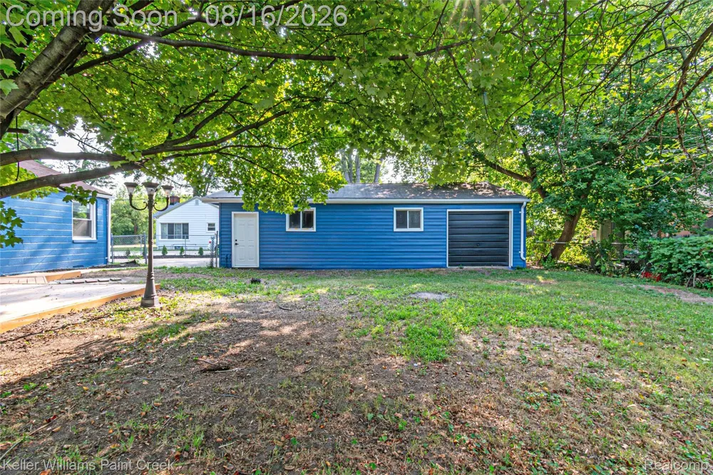 19421 Filmore Street Southfield City, MI 48075