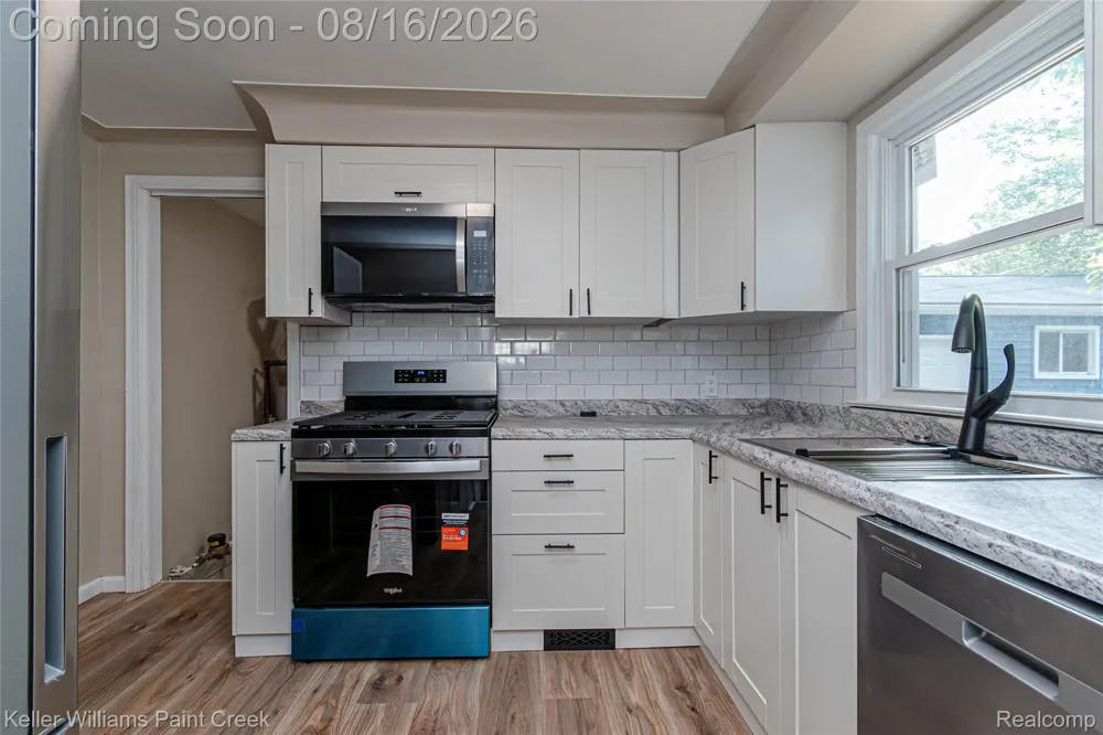 19421 Filmore Street Southfield City, MI 48075