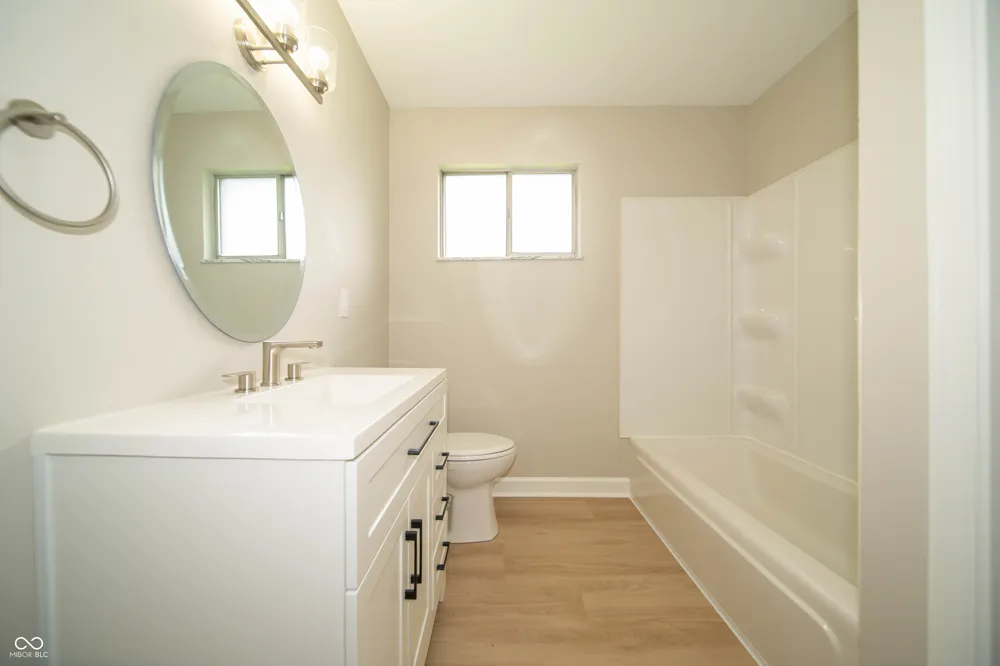 13907 E 117th Street Fishers, IN 46037