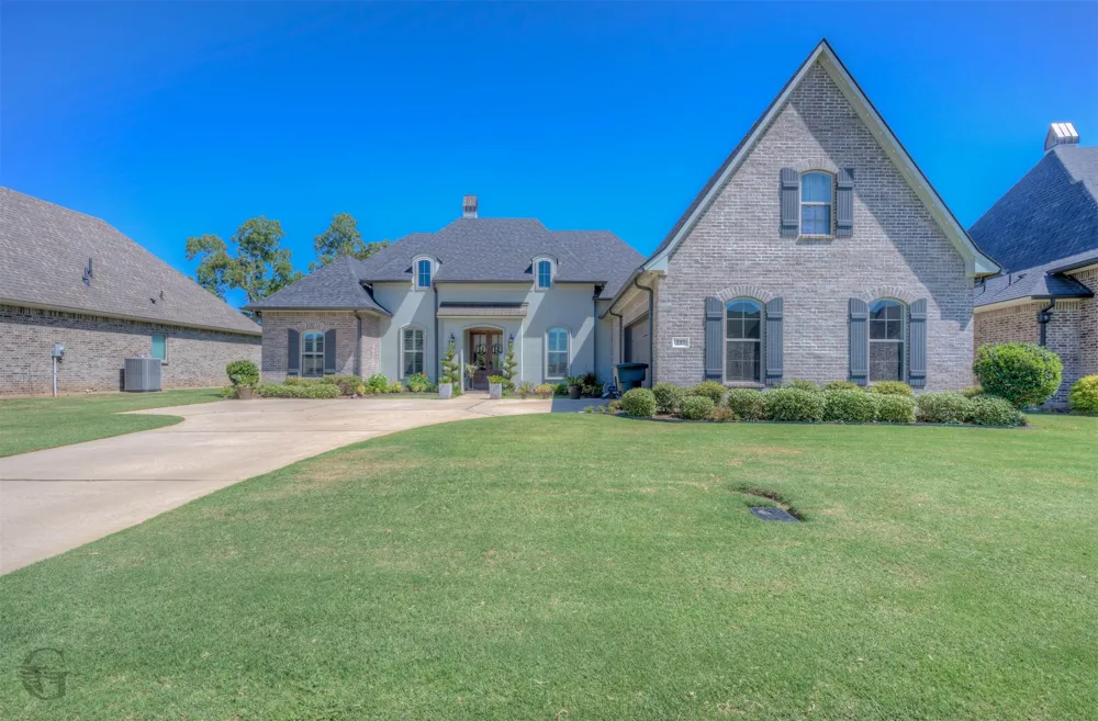237 Peregrine Way Bossier City, LA 71112