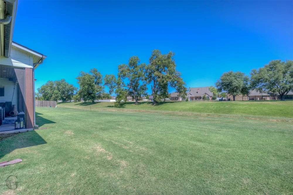 237 Peregrine Way Bossier City, LA 71112