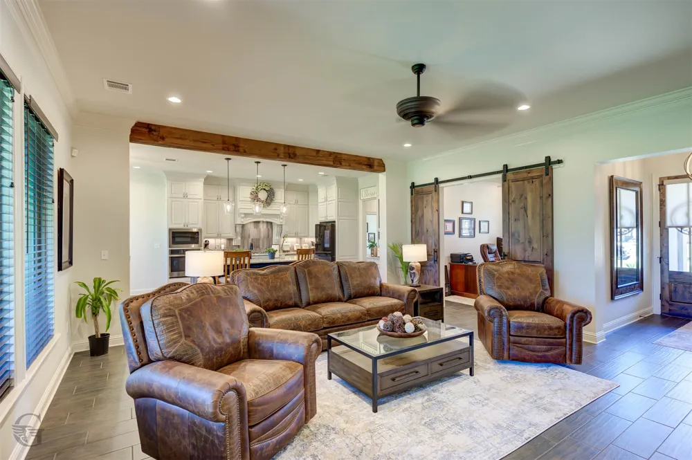 237 Peregrine Way Bossier City, LA 71112