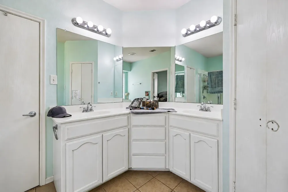 1129 Mourning Dove Drive Burleson, TX 76028