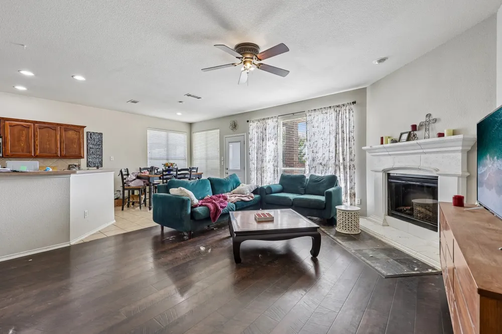 1129 Mourning Dove Drive Burleson, TX 76028