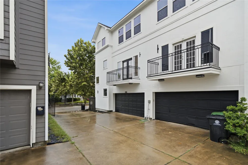 1610 Holman Street Houston, TX 77004