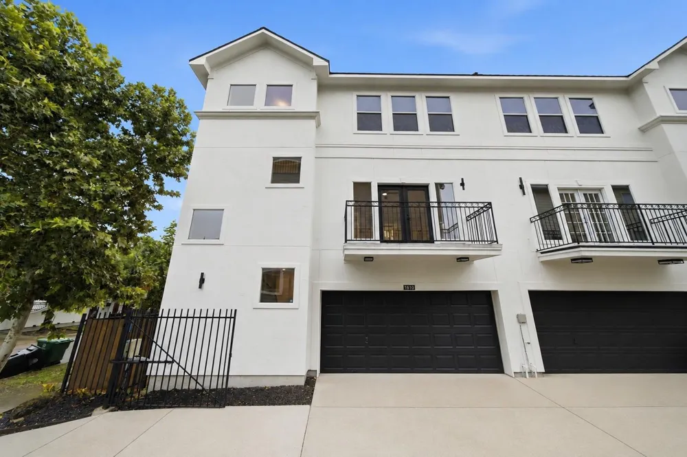 1610 Holman Street Houston, TX 77004