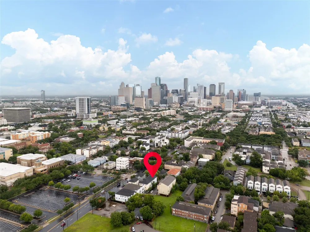 1610 Holman Street Houston, TX 77004