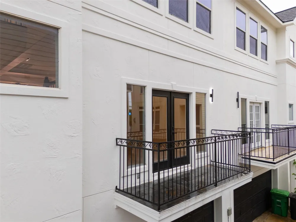 1610 Holman Street Houston, TX 77004