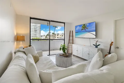 1775 Washington Ave #5D