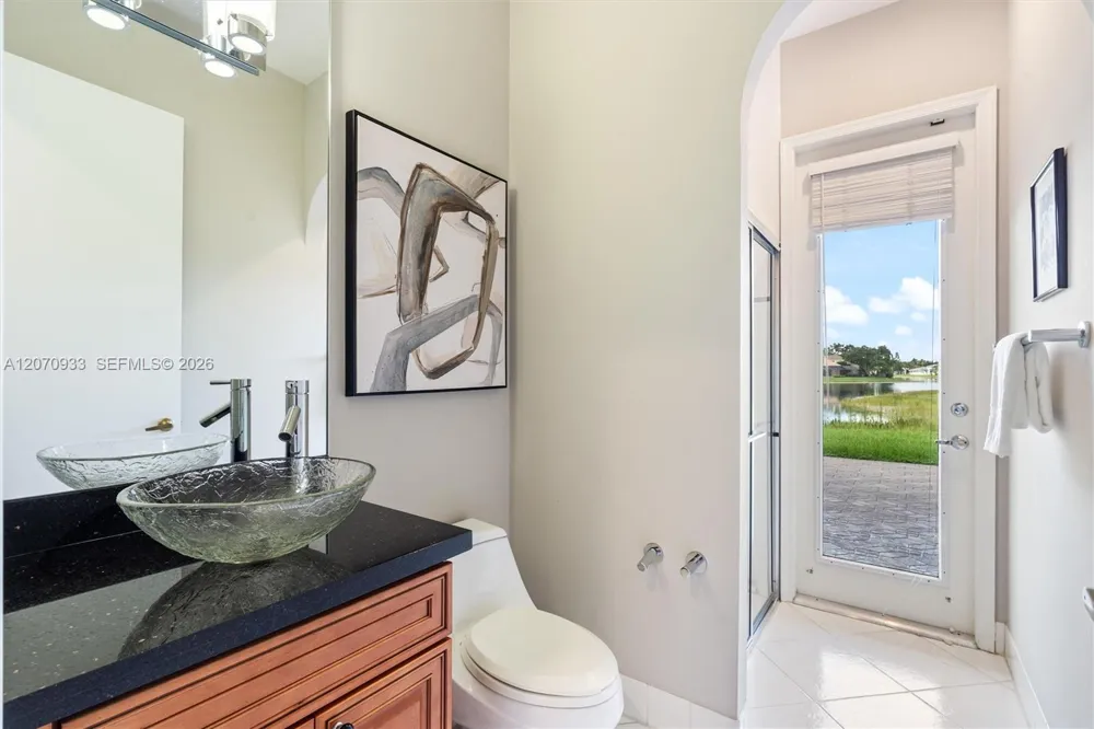2733 Meadowood Dr Weston, FL 33332