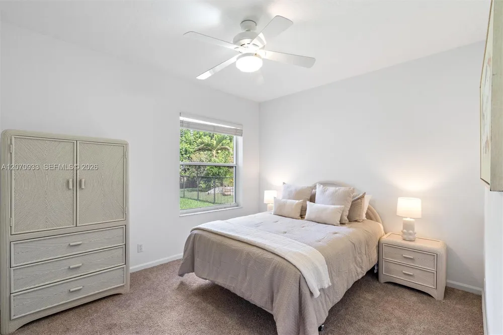 2733 Meadowood Dr Weston, FL 33332