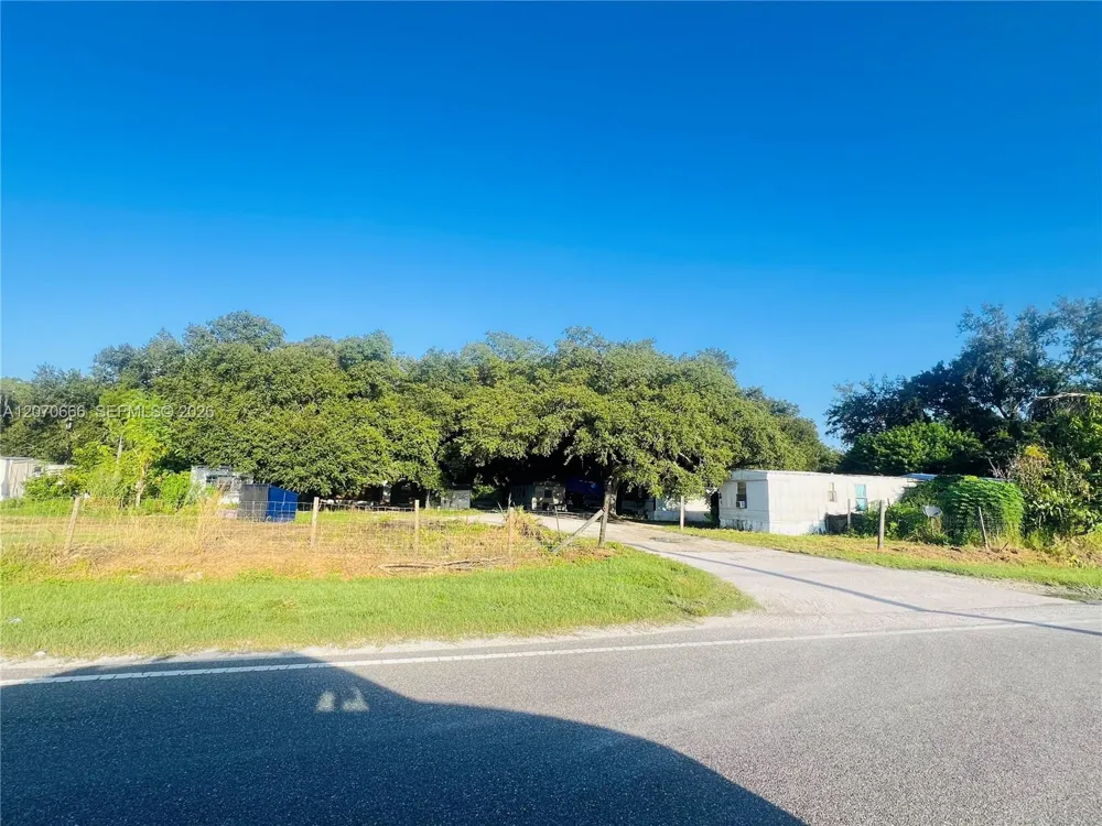 2288 CR 78 La Belle, FL 33935
