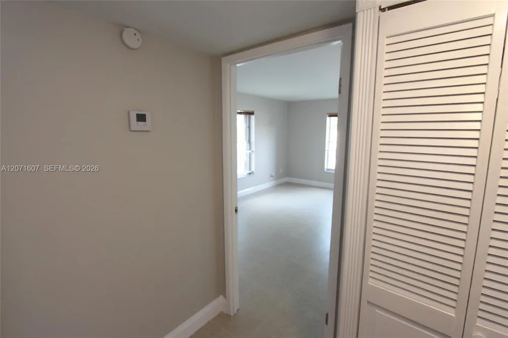 8005 Lake Dr #212 Doral, FL 33166