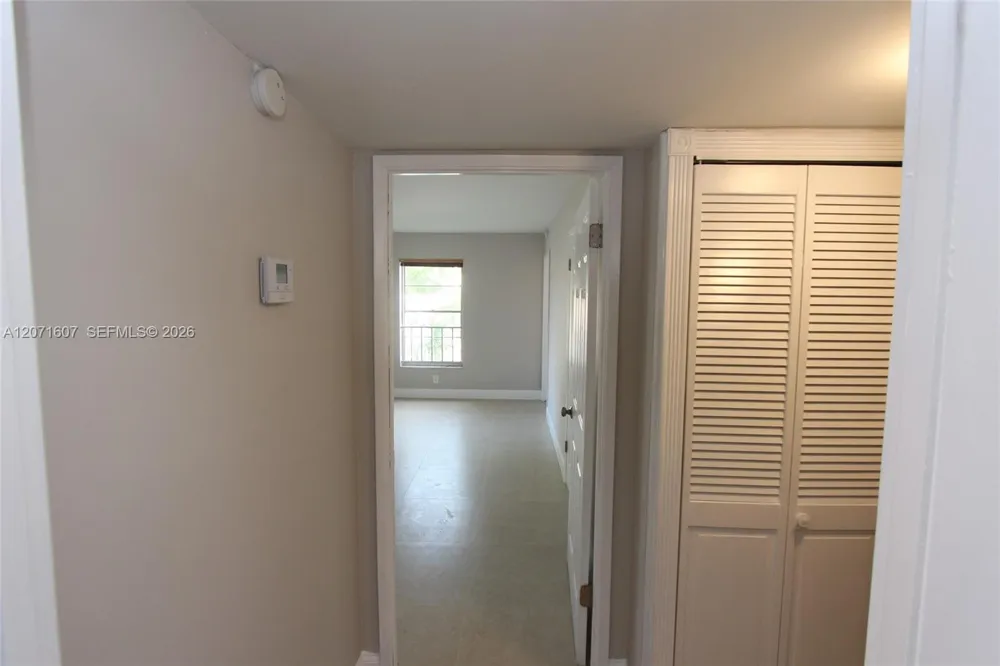 8005 Lake Dr #212 Doral, FL 33166