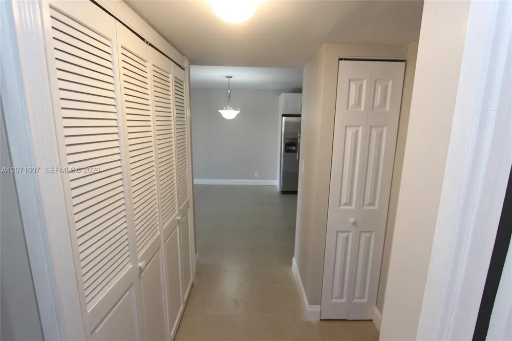 8005 Lake Dr #212 Doral, FL 33166