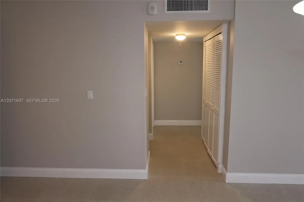 8005 Lake Dr #212 Doral, FL 33166