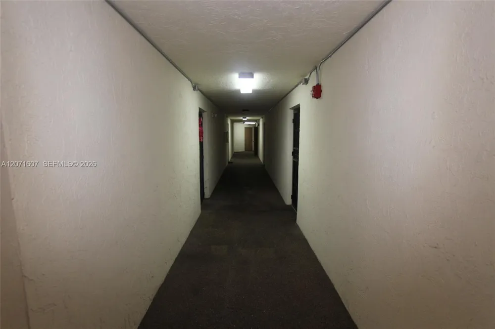 8005 Lake Dr #212 Doral, FL 33166