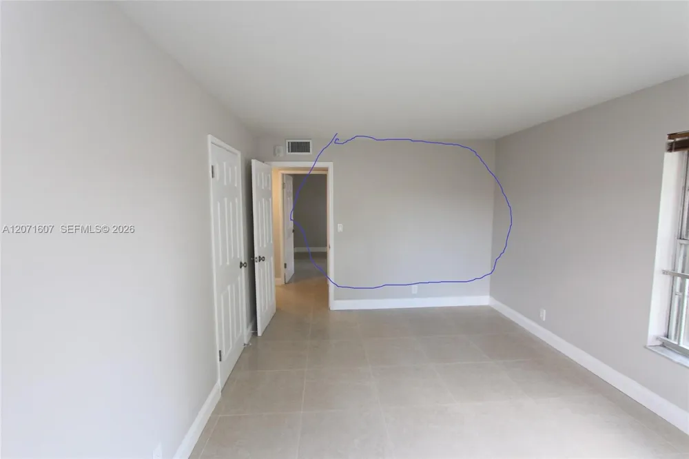 8005 Lake Dr #212 Doral, FL 33166