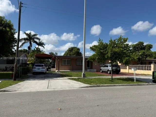 846 W 32nd St #1 Hialeah, FL 33012