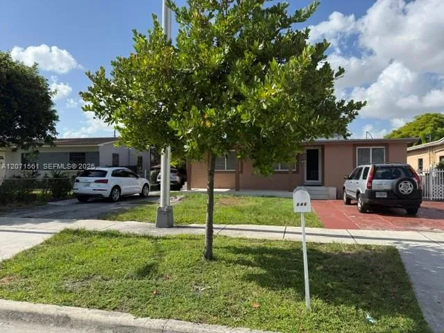 846 W 32nd St #1 Hialeah, FL 33012