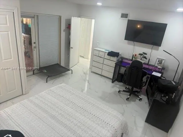 846 W 32nd St #1 Hialeah, FL 33012