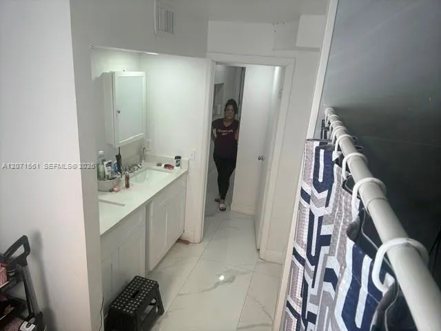 846 W 32nd St #1 Hialeah, FL 33012