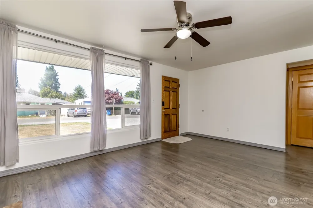 16016 12th Avenue SW Burien, WA 98166