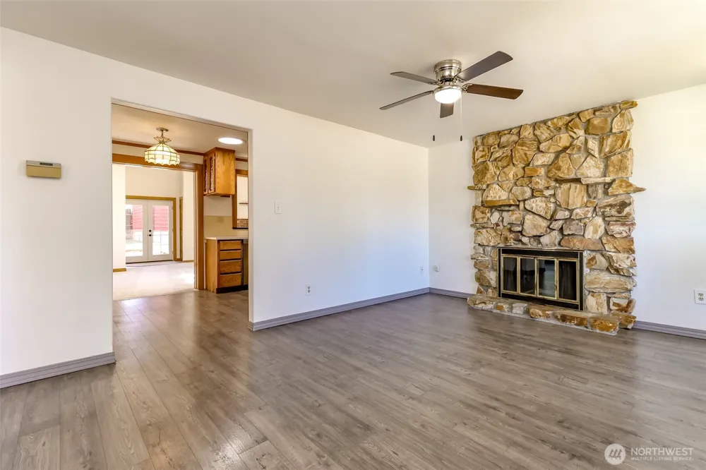 16016 12th Avenue SW Burien, WA 98166