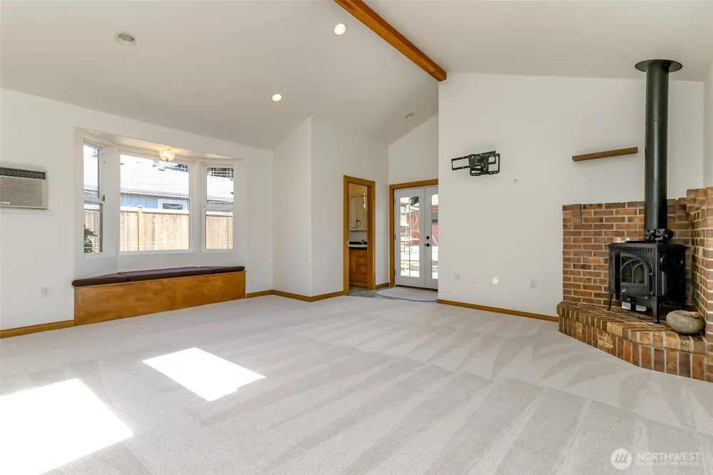 16016 12th Avenue SW Burien, WA 98166
