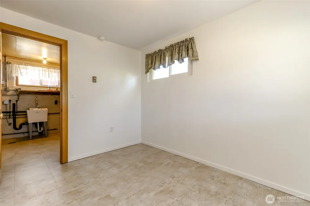 16016 12th Avenue SW Burien, WA 98166