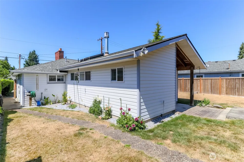 16016 12th Avenue SW Burien, WA 98166