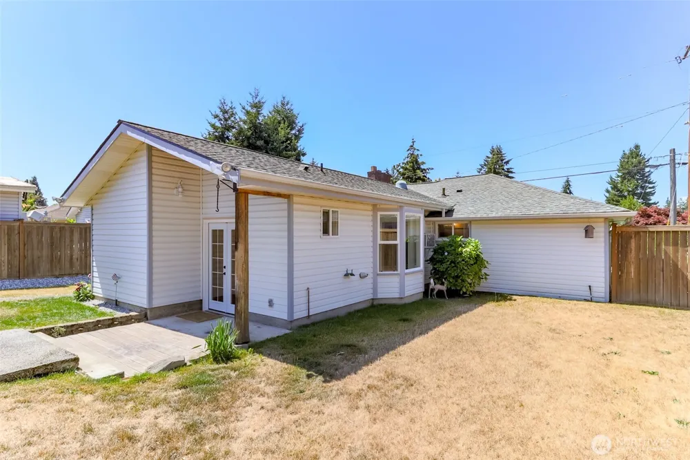 16016 12th Avenue SW Burien, WA 98166