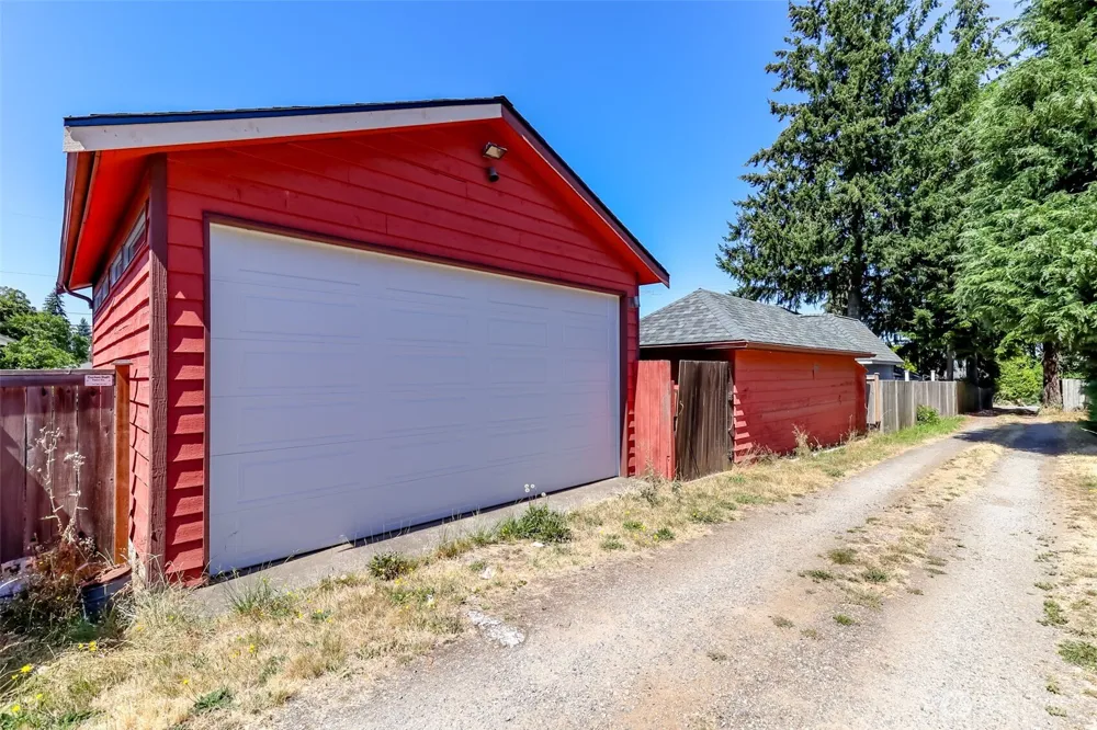 16016 12th Avenue SW Burien, WA 98166