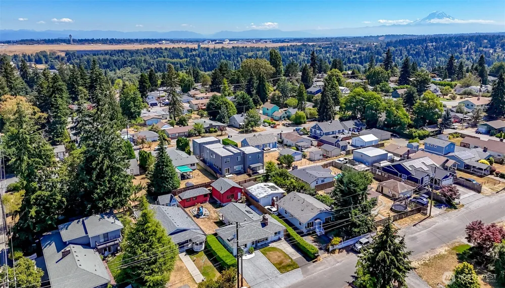 16016 12th Avenue SW Burien, WA 98166
