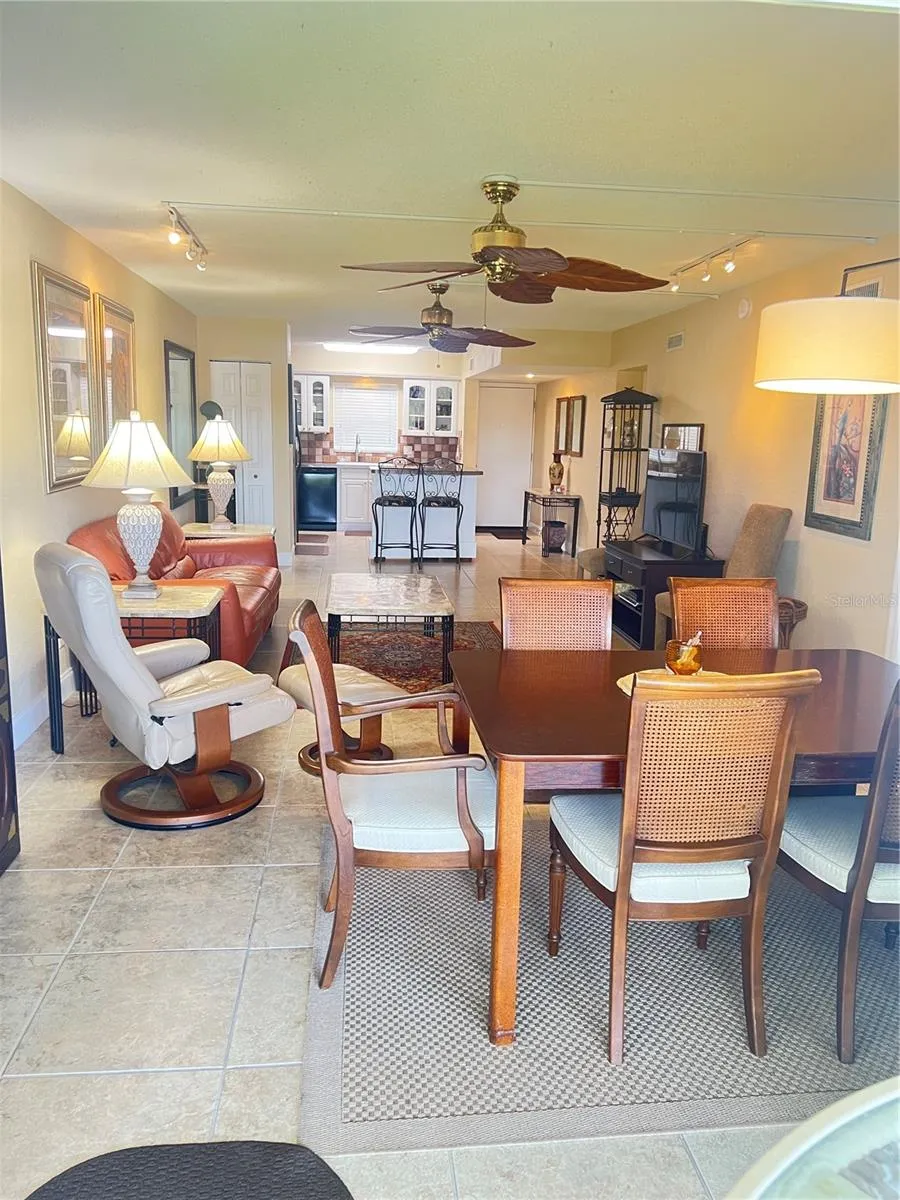 3789 46TH AVENUE S #202 St Petersburg, FL 33711
