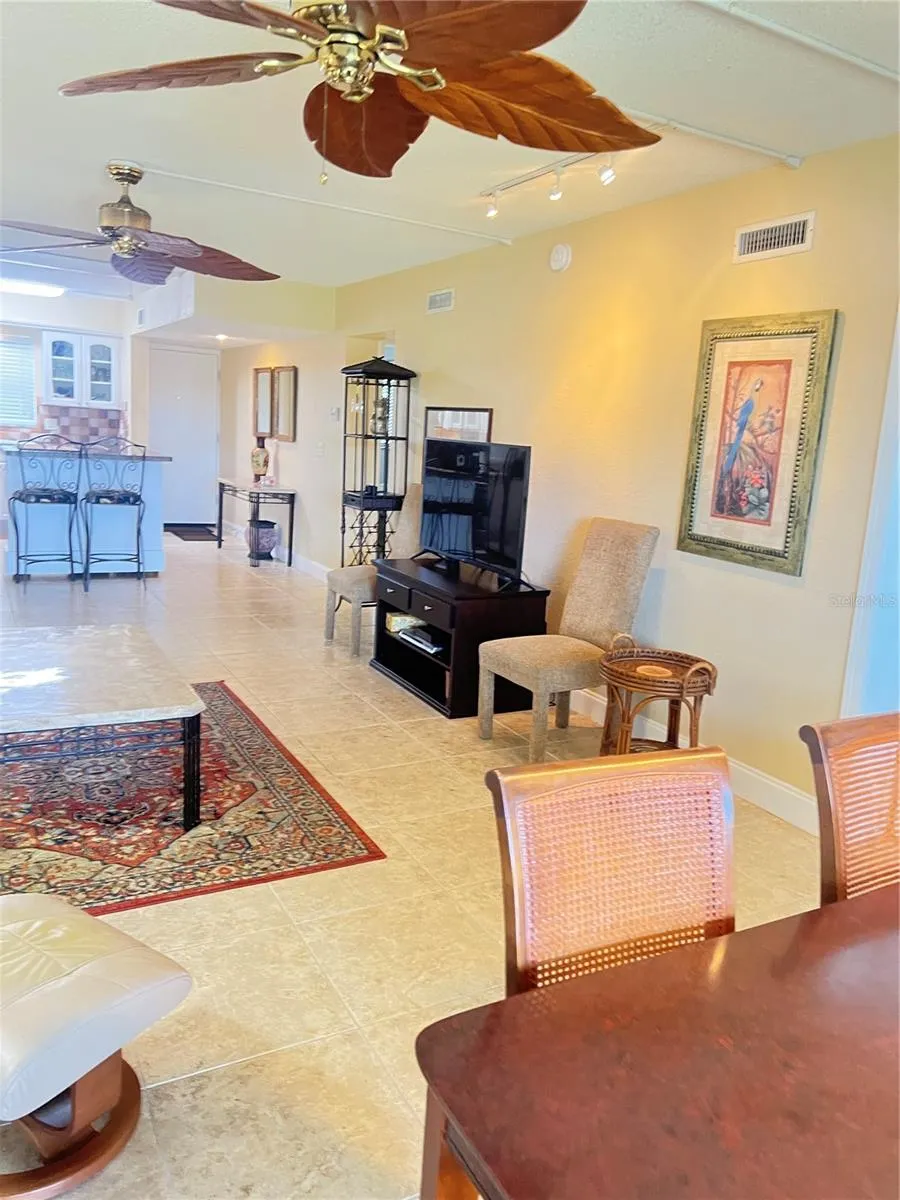 3789 46TH AVENUE S #202 St Petersburg, FL 33711