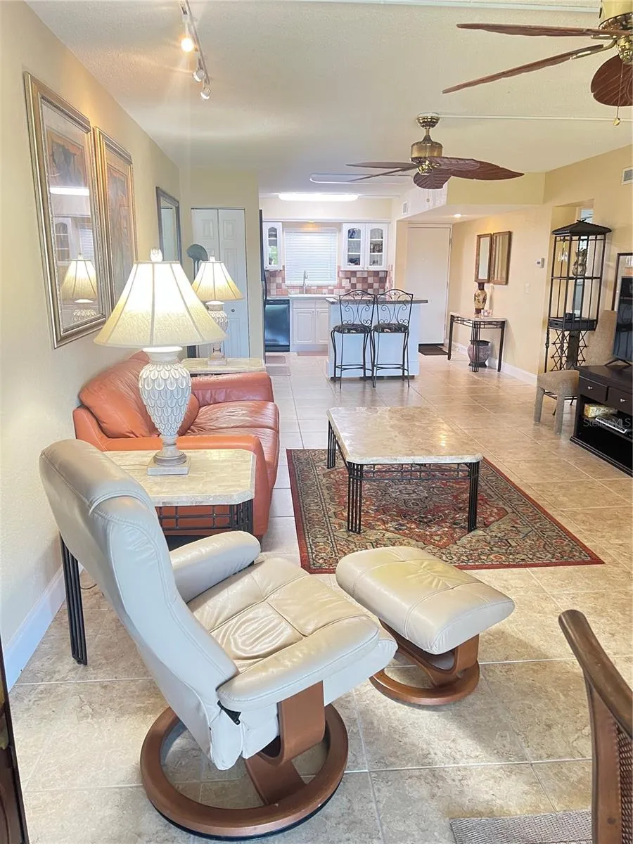 3789 46TH AVENUE S #202 St Petersburg, FL 33711