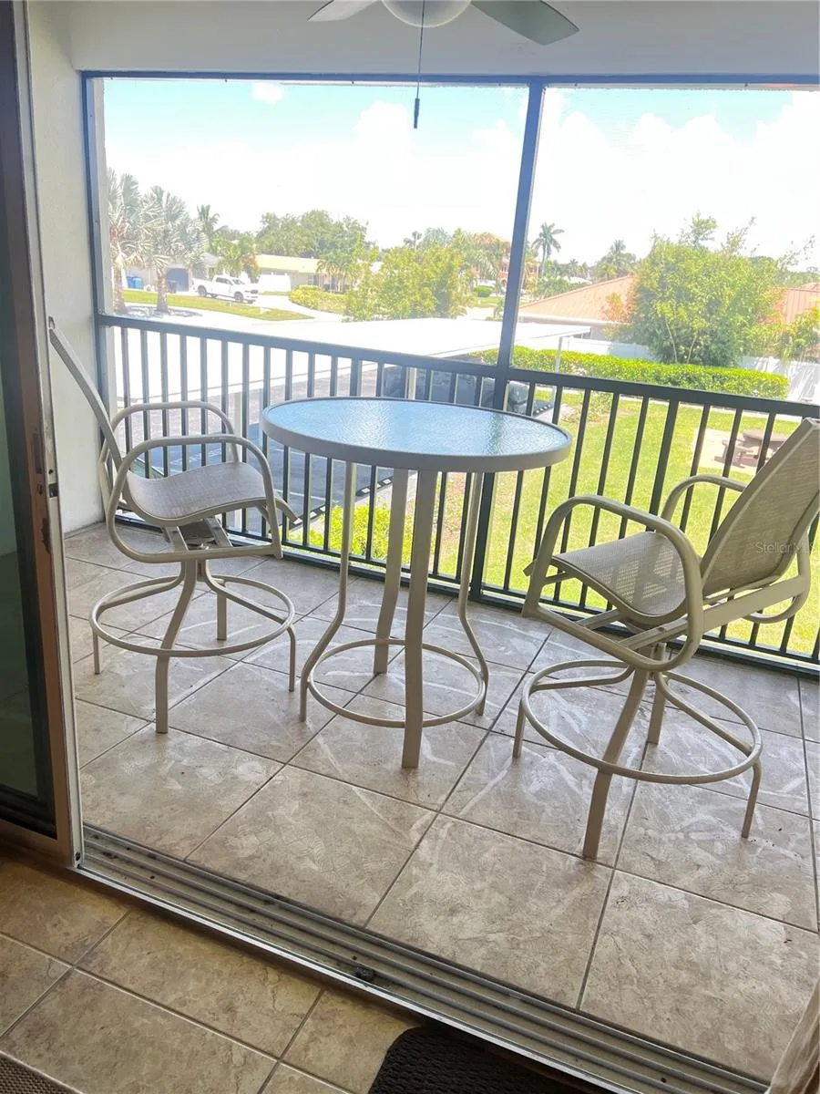 3789 46TH AVENUE S #202 St Petersburg, FL 33711