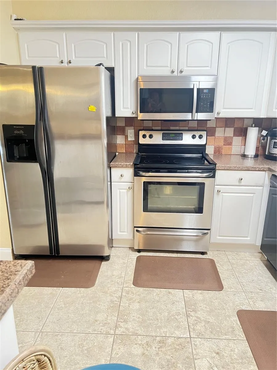 3789 46TH AVENUE S #202 St Petersburg, FL 33711