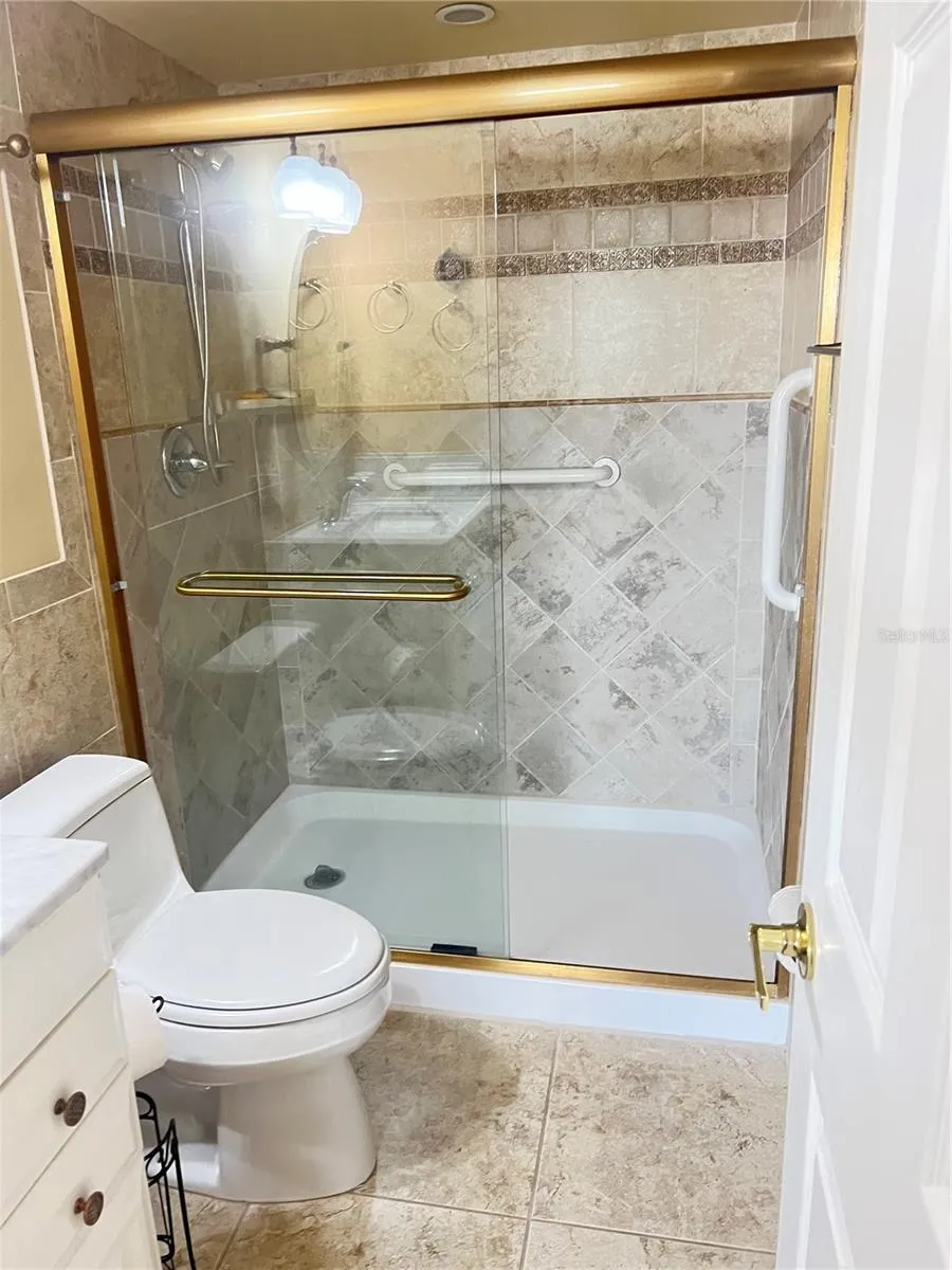 3789 46TH AVENUE S #202 St Petersburg, FL 33711