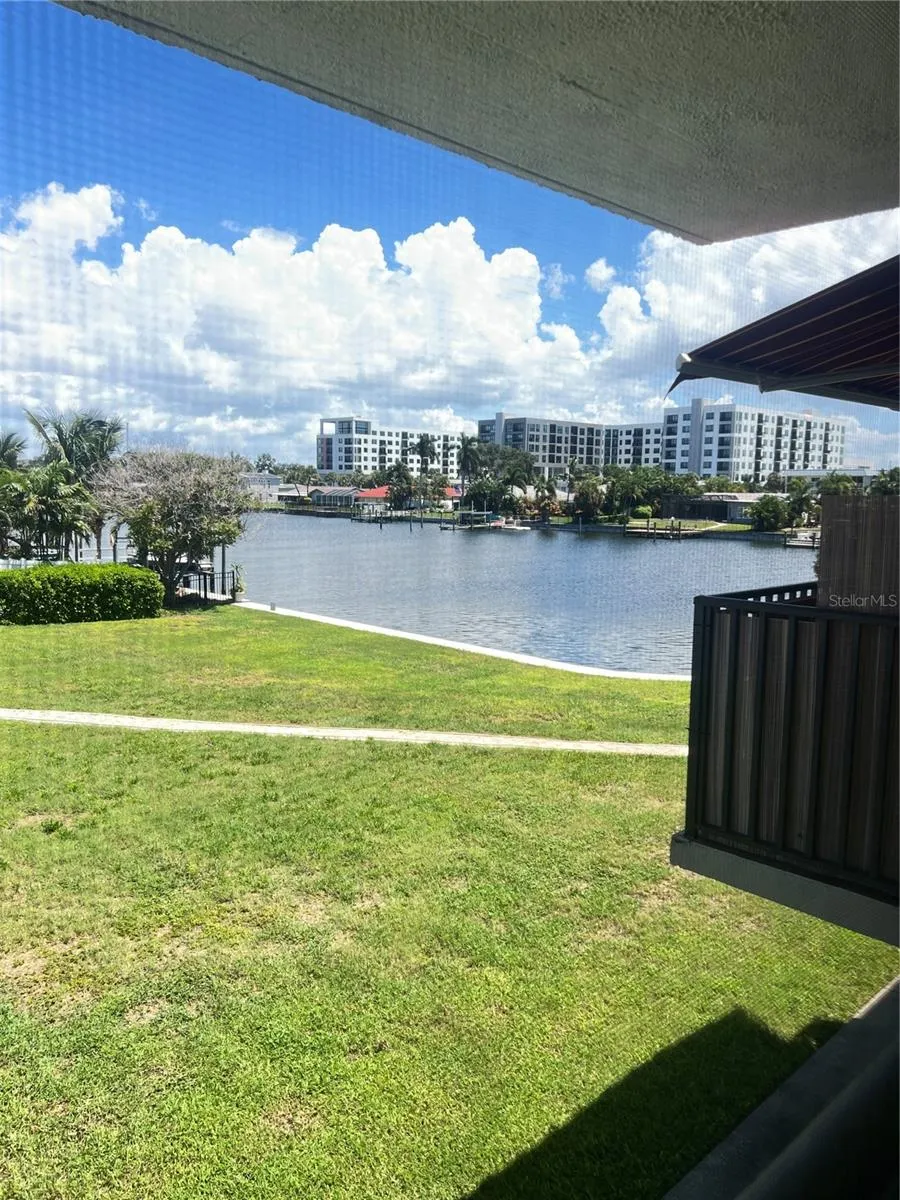 3789 46TH AVENUE S #202 St Petersburg, FL 33711