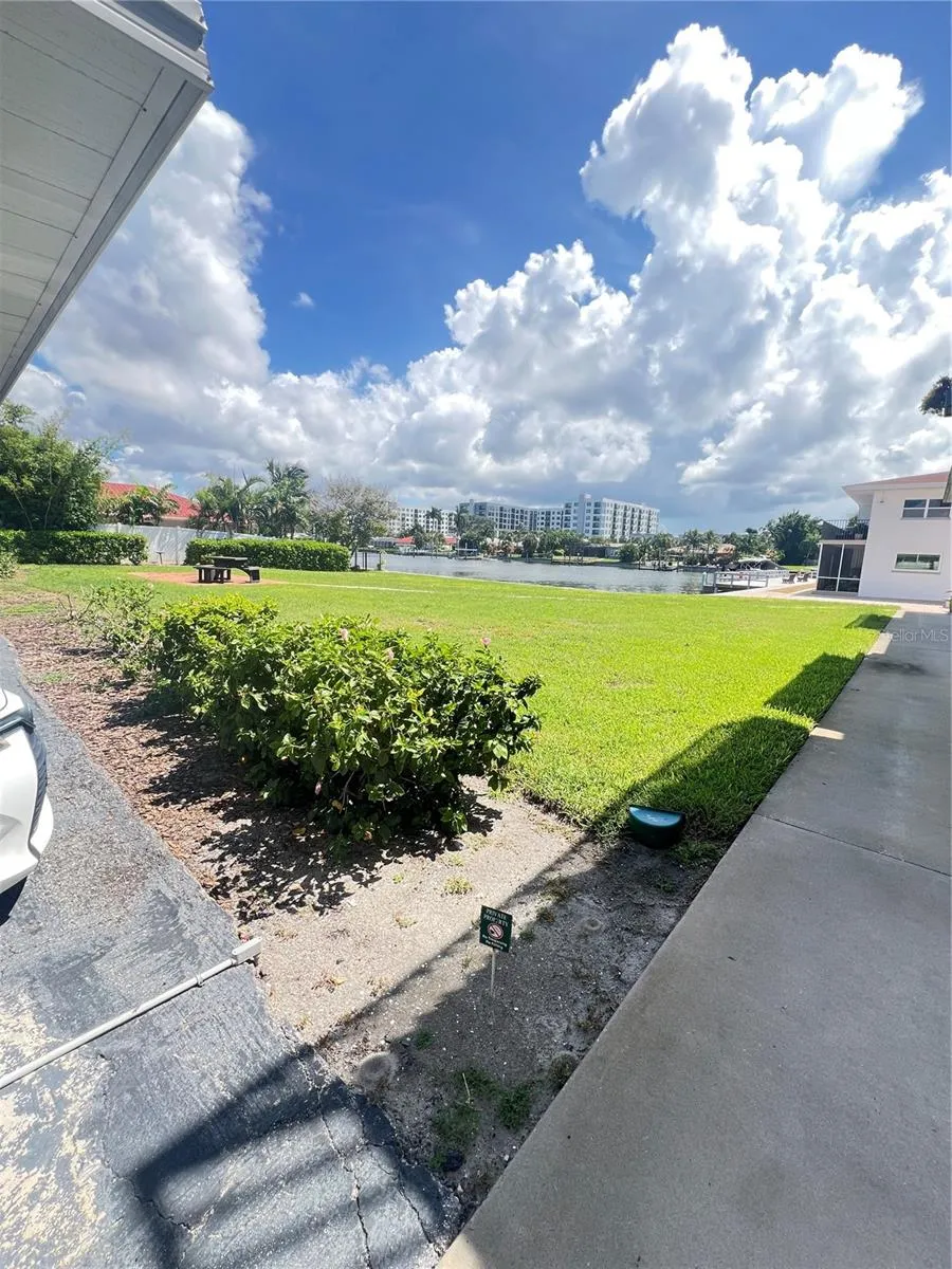 3789 46TH AVENUE S #202 St Petersburg, FL 33711