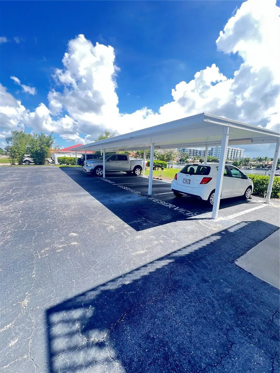 3789 46TH AVENUE S #202 St Petersburg, FL 33711