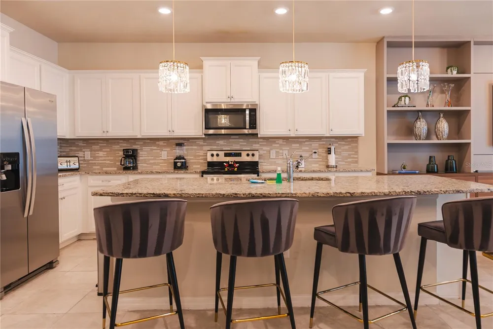2123 LELANI CIRCLE Davenport, FL 33897