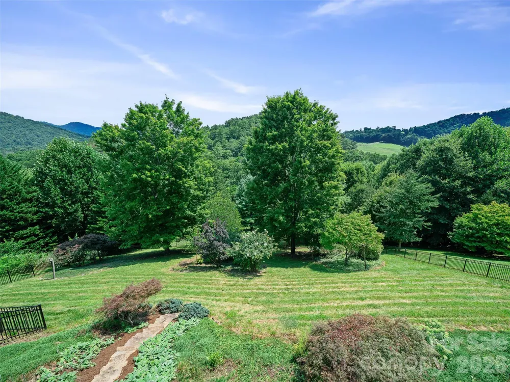 119 Horseshoe Trail Barnardsville, NC 28709