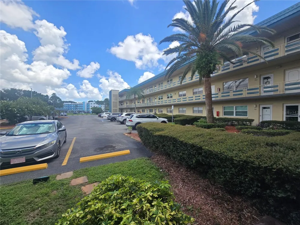 5750 80TH STREET #B206 St Petersburg, FL 33709
