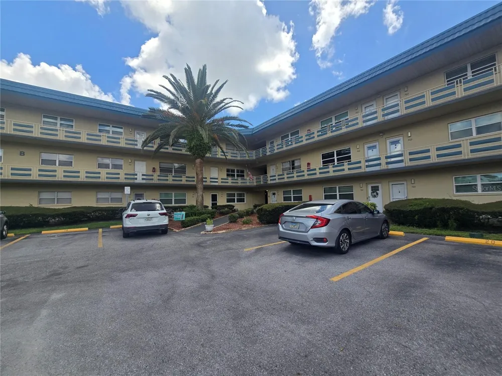5750 80TH STREET #B206 St Petersburg, FL 33709