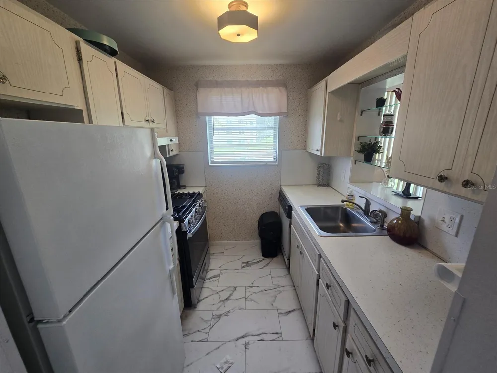 5750 80TH STREET #B206 St Petersburg, FL 33709