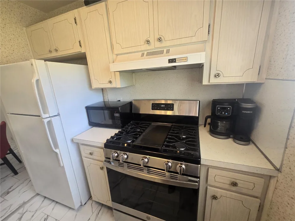 5750 80TH STREET #B206 St Petersburg, FL 33709