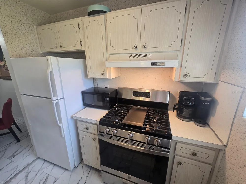 5750 80TH STREET #B206 St Petersburg, FL 33709